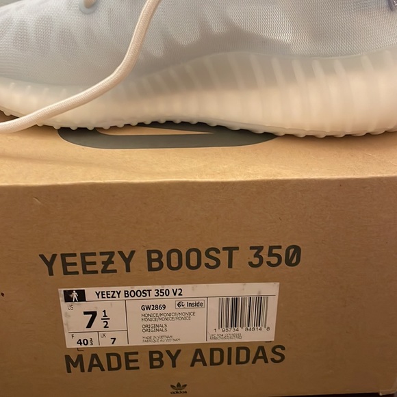 2021 Yeezy Boost 350 V2 'Mono Ice' brand new with tags and box - Picture 8 of 9
